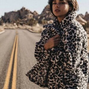 BILLABONG Cozy Days Sherpa Leopard Womens  Jacket Size M